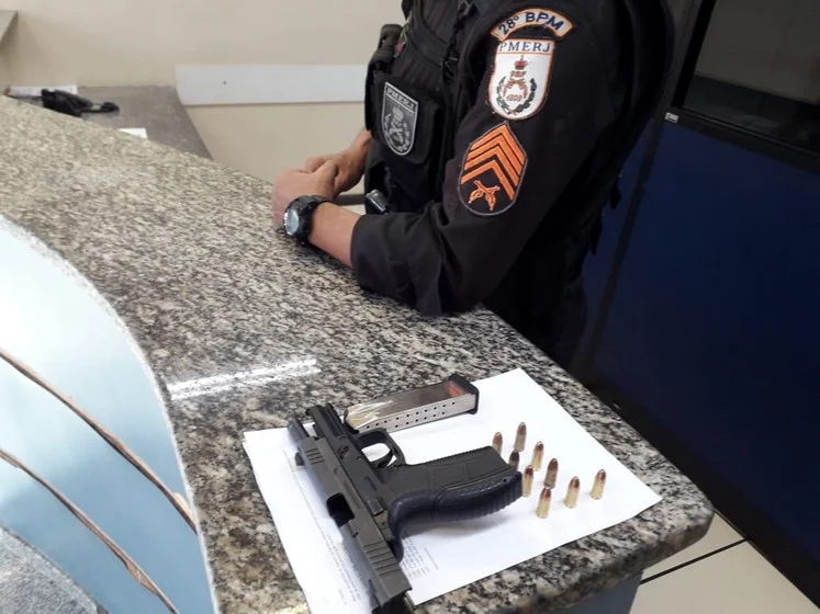 Tiros e apreensão de arma no Siderlândia em Barra Mansa