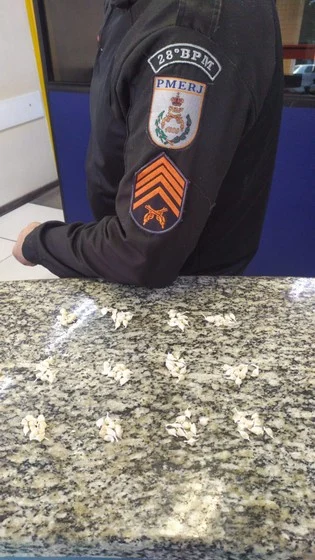 Apreensão por tráfico no Bairro Boa Sorte em Barra Mansa.