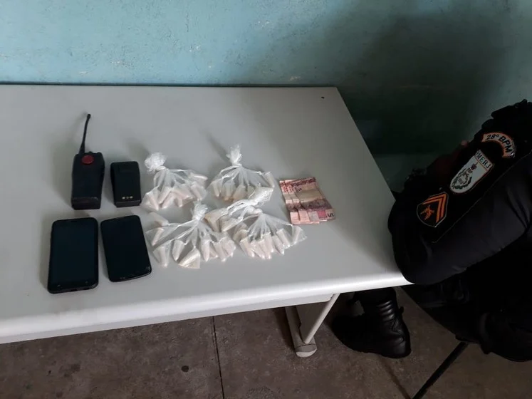 Policiais Militares voltam a fazer apreensão de materiais e traficantes no bairro Vila Brasília em Volta Redonda