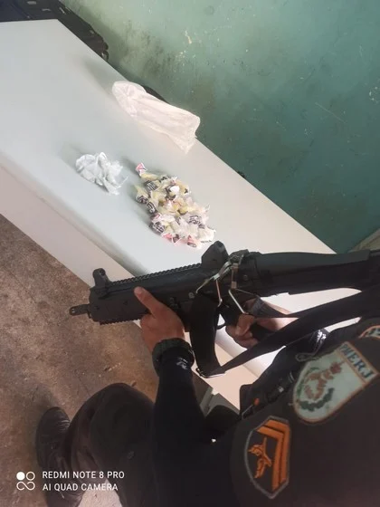Apreensão de materiais entorpecentes no Morro da Caviana, Santo Agostinho em Volta Redonda