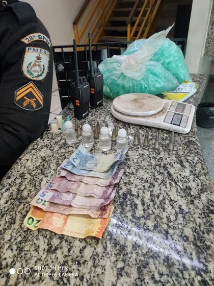 Menor é apreendido por tráfico de drogas no bairro Paraíso em Barra Mansa