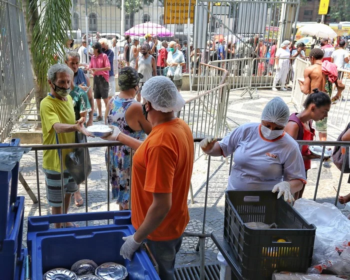 RJ Alimenta distribui mais de 250 mil refeições em 40 dias