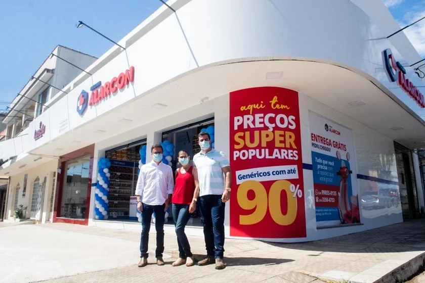 Ednardo Barbosa participa de inauguração novos empreendimentos no setor alimentício e farmacêutico