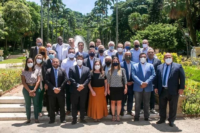 Governador em exercício recebe bancada federal para debater prioridades para o estado