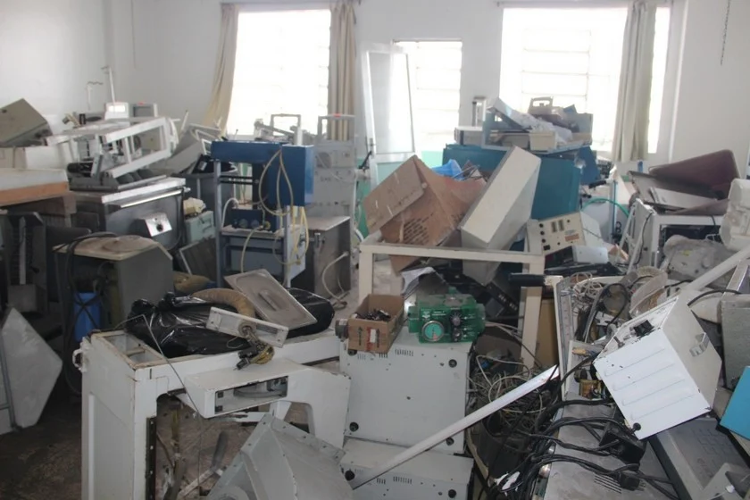 Hospital Santa Margarida tem estrutura, documentos e equipamentos em estado de abandono