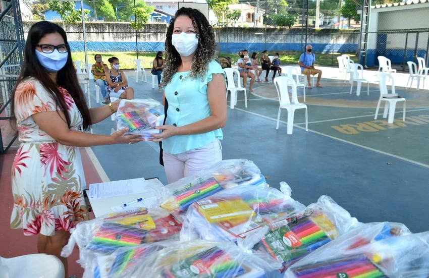 Prefeitura de Resende entrega material escolar para o ano letivo 2021