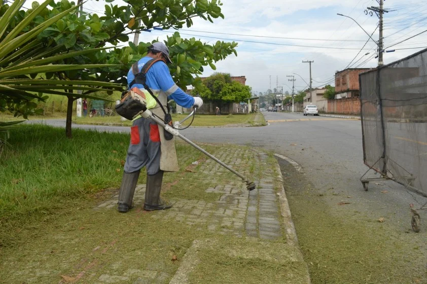 Porto Real realiza mutirão de limpeza em diversos locais da cidade