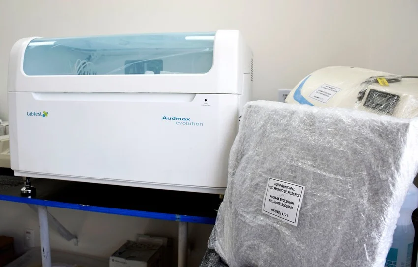 Hospital veterinário de Resende ganha analisador bioquímico automático