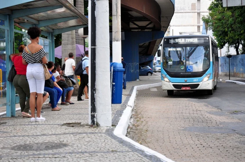 Paralisação dos ônibus da empresa Triecon