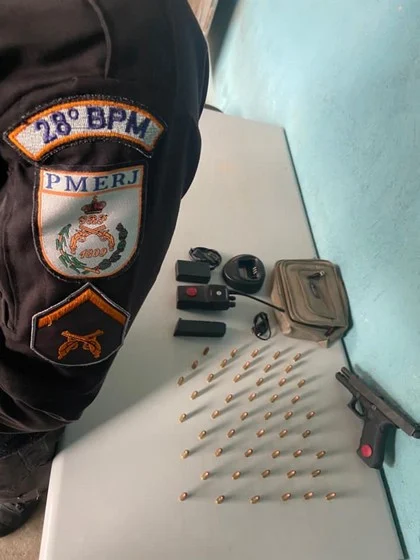 PM prende gerente do tráfico do bairro Coqueiros com a arma e veículo clonado no bairro Retiro em Volta Redonda