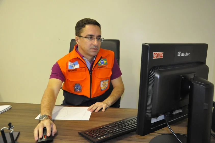 Covid-19: Pinheiral risco baixo x risco alto de contágio