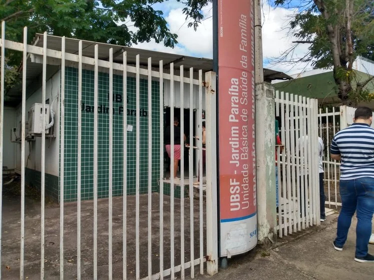 Idosos de 78 anos começam a ser vacinados contra a Covid-19 em Volta Redonda
