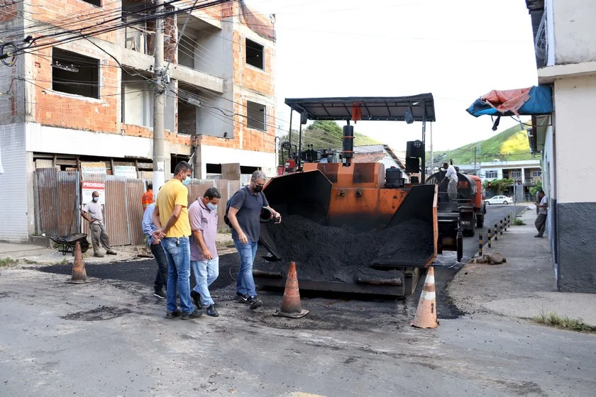Prefeitura entrega asfaltamento em ruas do Ano Bom