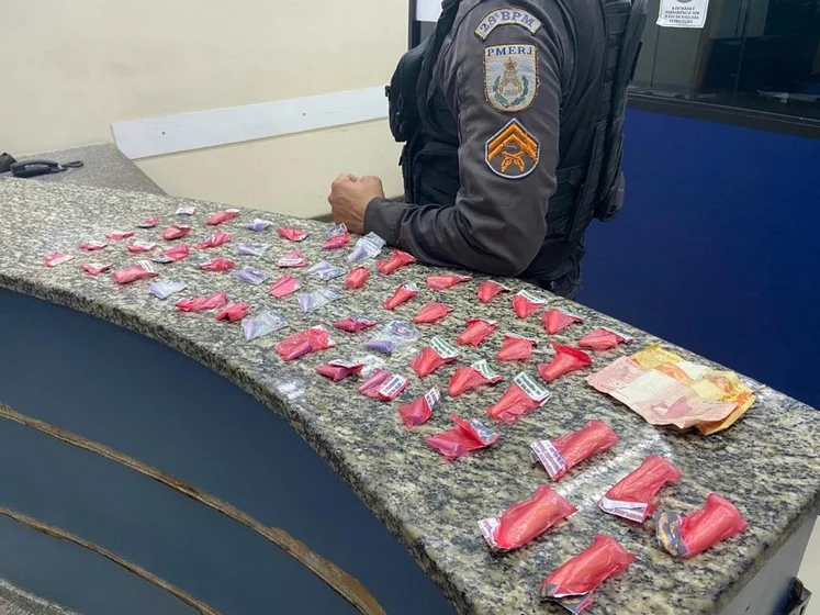 Menor é apreendido com materiais entorpecentes no bairro Getúlio Vargas em Barra Mansa