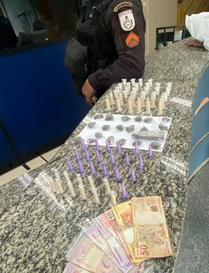 PM faz prisão por tráfico de drogas no centro de Barra Mansa