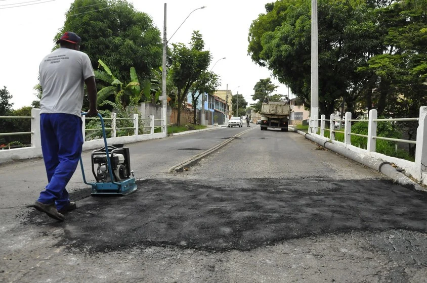 Prefeitura de pinheiral segue com operação tapa-buraco