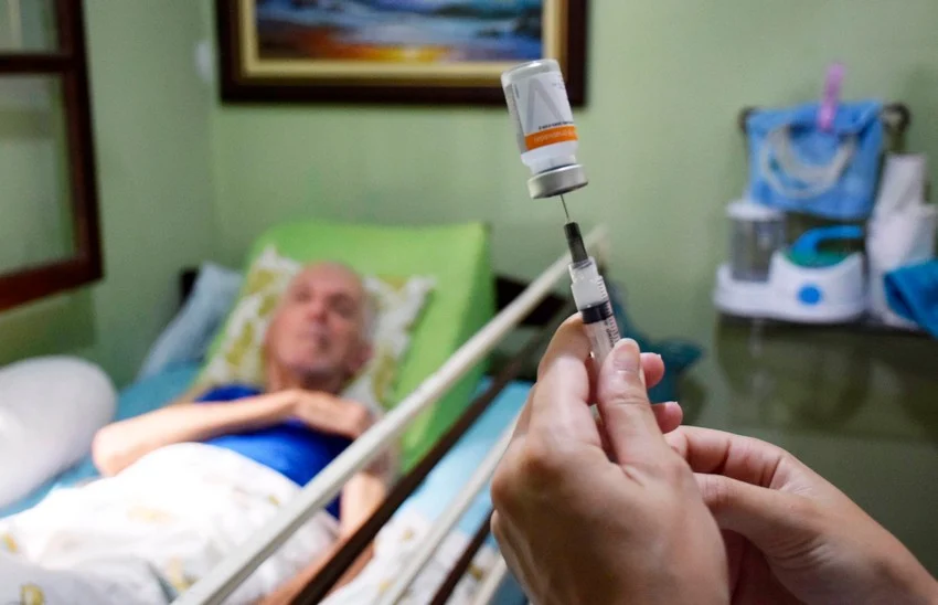 Prefeitura de Resende aplica segunda dose da vacina contra covid-19 em 254 idosos e acamados em casa