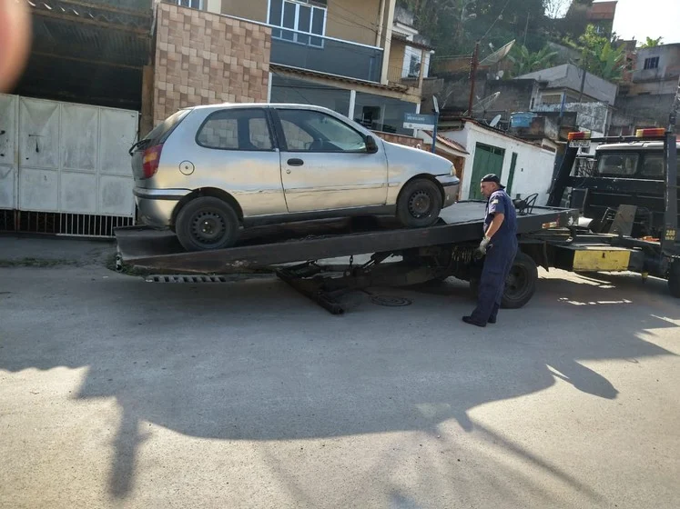 Traficantes constrói novamente quebra-molas para impedir ações da PM no bairro Jardim Belmonte em VR