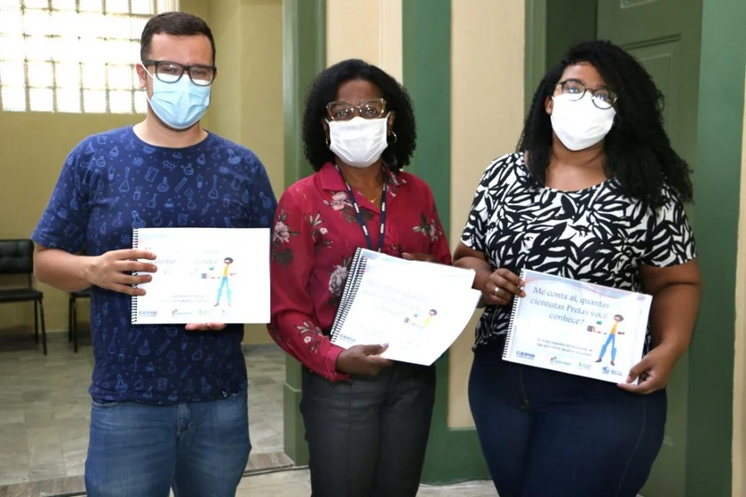 Vice-prefeita Fátima Lima se reúne com equipe do projeto Afrosaberes