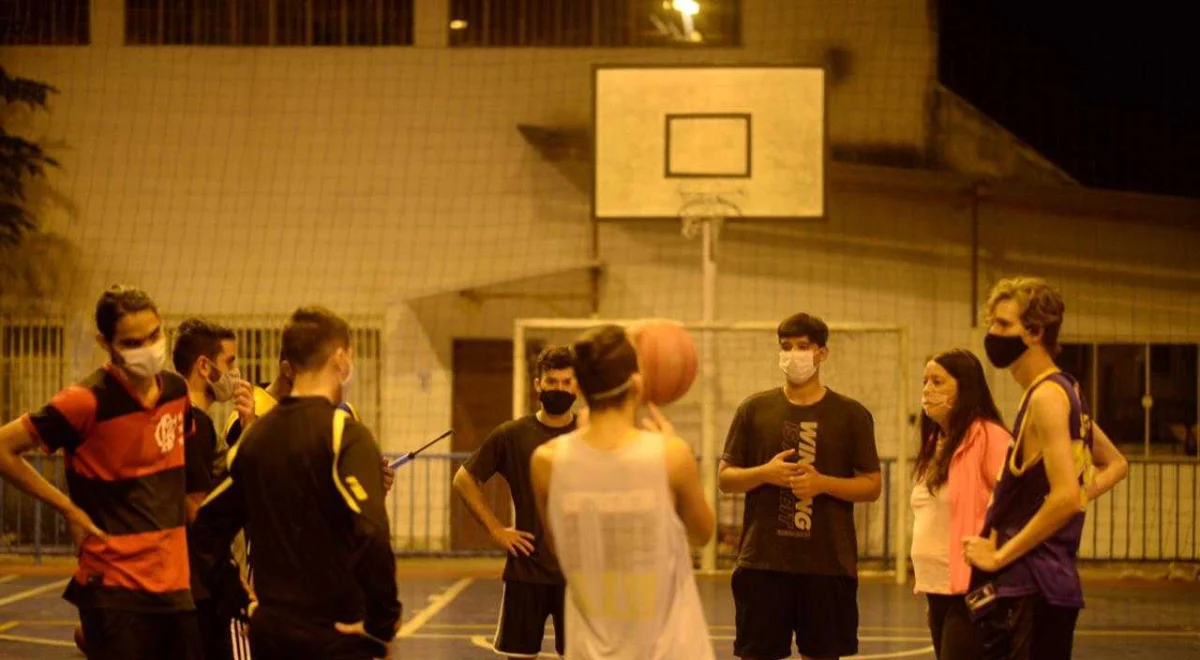 Prefeitura de Barra Mansa oferece aulas de basquete de alto rendimento