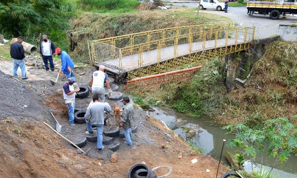 Prefeitura de Resende reforma ponte que liga os bairros Jardim Beira Rio e Toyota