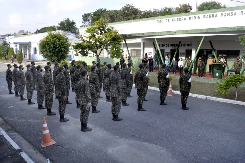 Militares do Tiro de Guerra de Barra Mansa recebem diploma de combate e prevenção a incêndios florestais