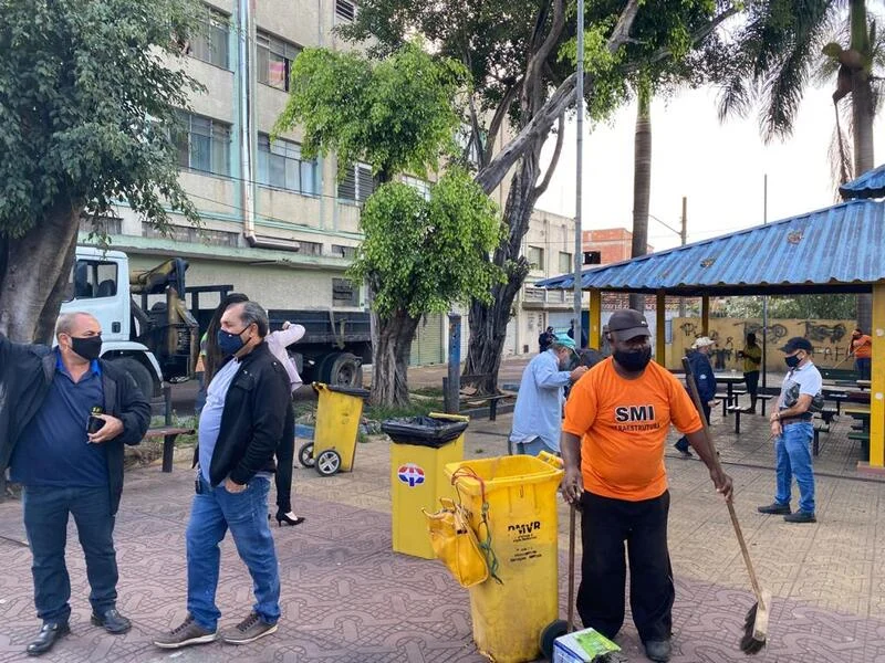 Ação social da prefeitura recupera praça no Retiro e segurança é reforçada no local
