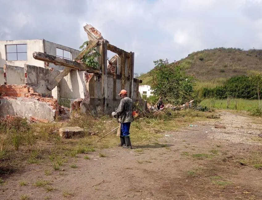 Saae de Barra Mansa dá sequência à limpeza de pontos estratégicos da cidade