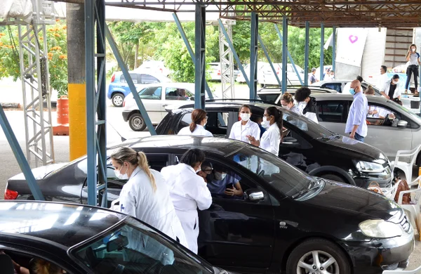 PREFEITURA DE RESENDE IMUNIZARÁ CONTRA A COVID-19 PESSOAS COM 59 E 58 ANOS DE IDADE NOS POSTOS DE SAÚDE