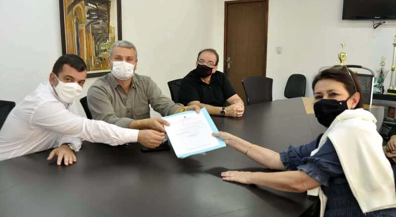 Prefeito Rodrigo Drable sanciona lei que torna a Casa Rosa utilidade pública