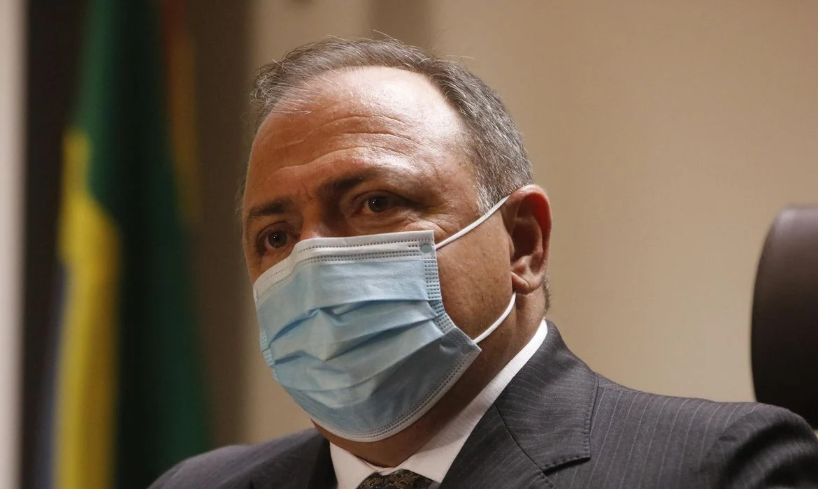 O ministro da Saúde, Eduardo Pazuello, concede entrevista, para falar sobre a vacinação contra a covid-19 no país, Instituto Nacional de Traumatologia e Ortopedia (Into)
