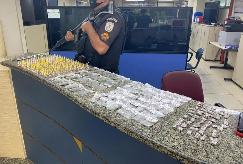 Dupla é detida por tráfico de droga no bairro Siderlândia em Volta Redonda