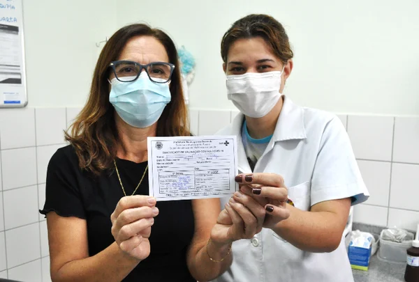 RESENDE SE TORNA UM DOS PRIMEIROS MUNICÍPIOS DO PAÍS A VACINAR TODOS OS PROFISSIONAIS DA EDUCAÇÃO DO NÍVEL BÁSICO AO SUPERIOR 