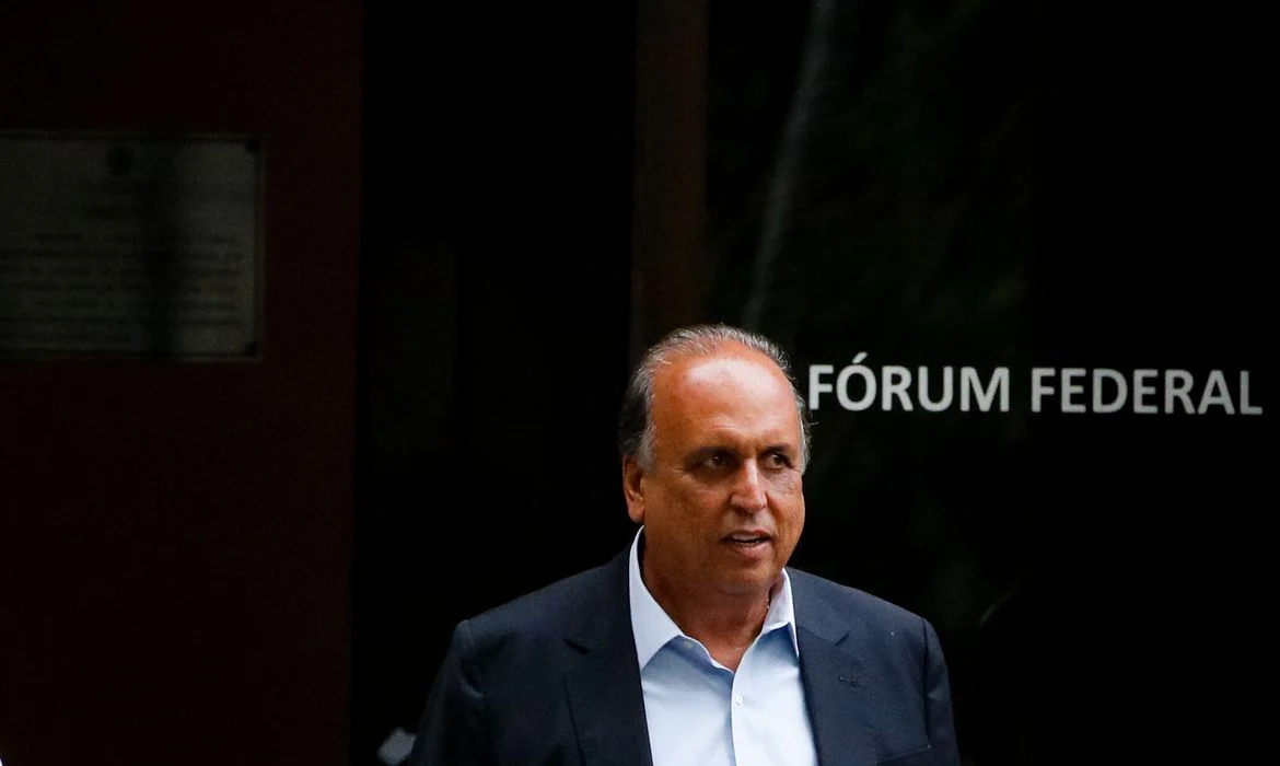  O ex-governador do Rio de Janeiro, Luiz Fernando Pezão deixa a 7ª Vara Criminal