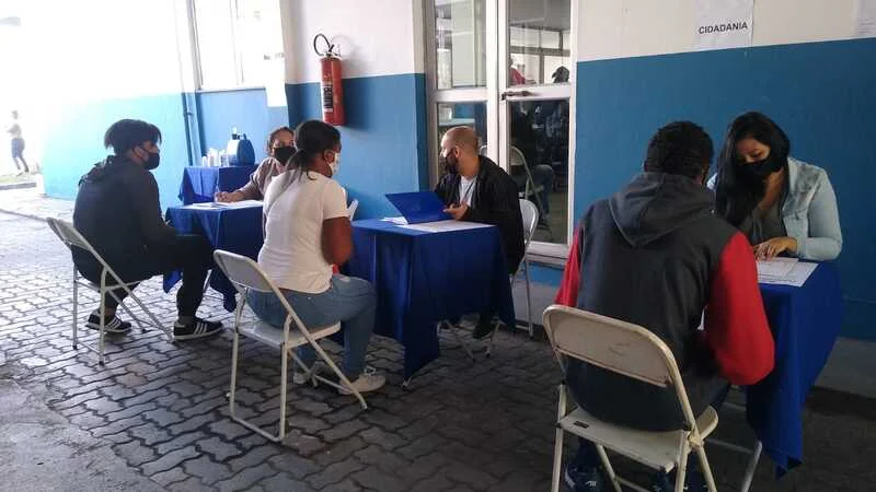 Cerca de quinhentas pessoas retiraram gratuitamente documentos em Volta Redonda