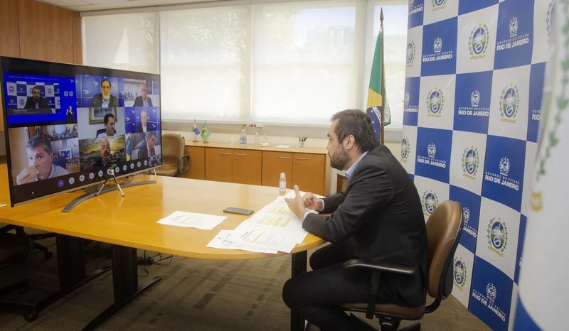 Cláudio Castro participa de debate virtual sobre infraestrutura no estado