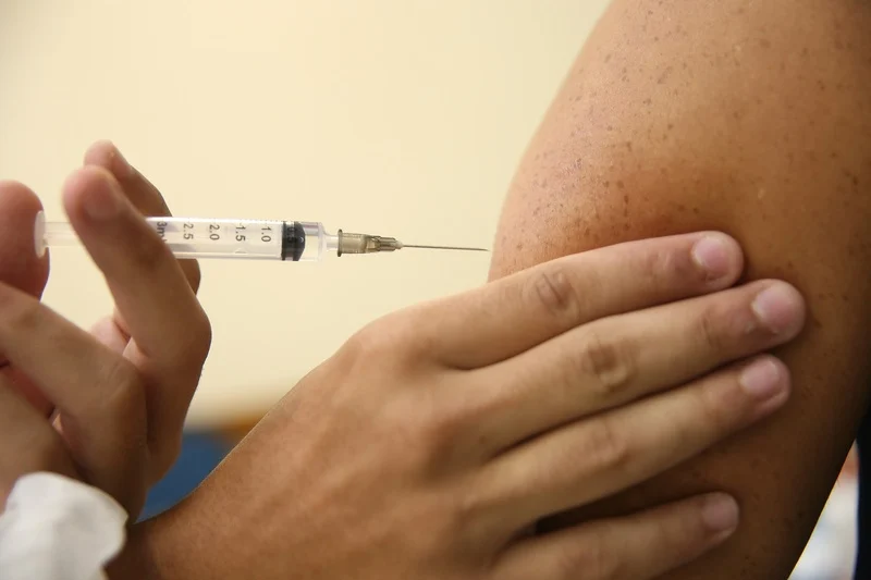 Estado do Rio de Janeiro distribui 298 mil doses de vacina contra a Covid-19
