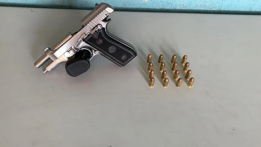 PM prende homem por porte ilegal de arma no bairro Vila Brasília em Volta Redonda