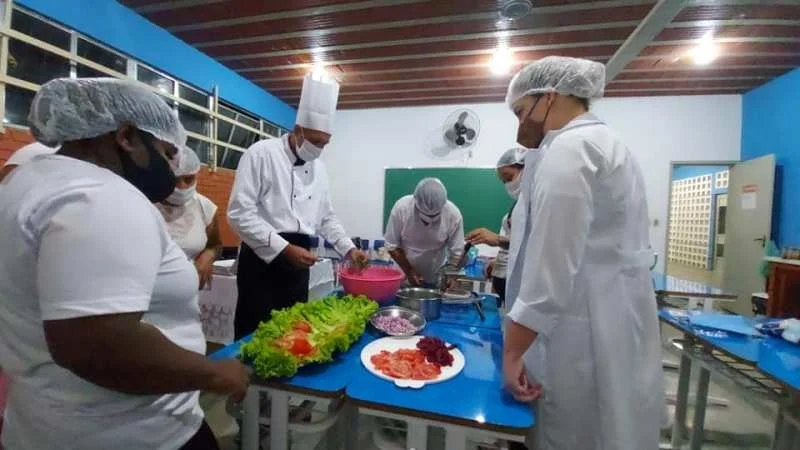 Prefeitura promove formatura dos alunos de cinco cursos do projeto CapacIta