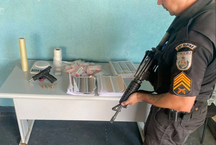 Homem é preso com arma de fabricação turca no bairro Vila Brasília em Volta Redonda
