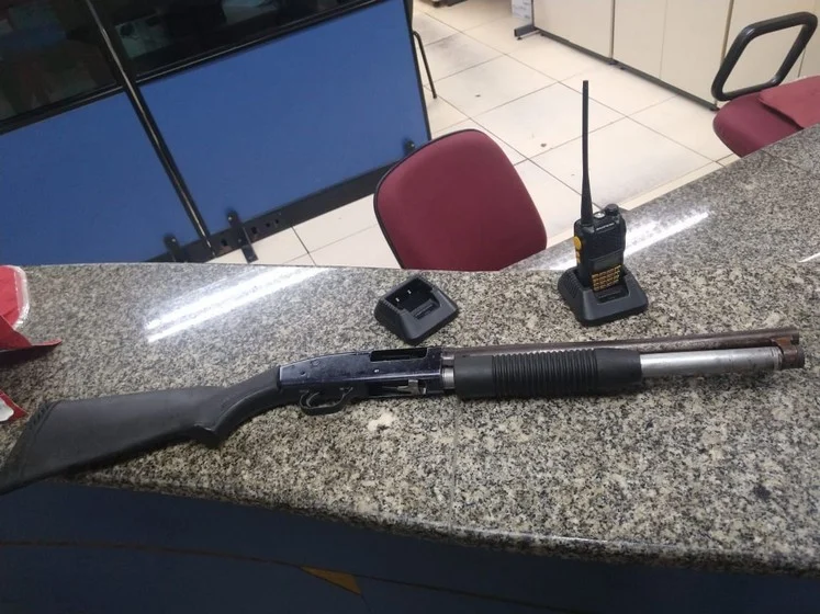 Arma é apreendida pela PM no bairro Nova primavera em Volta Redonda