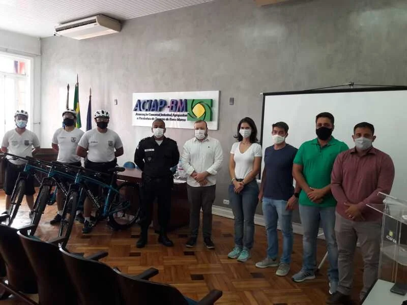 Policiamento com bicicletas é retomado no Centro de Barra Mansa