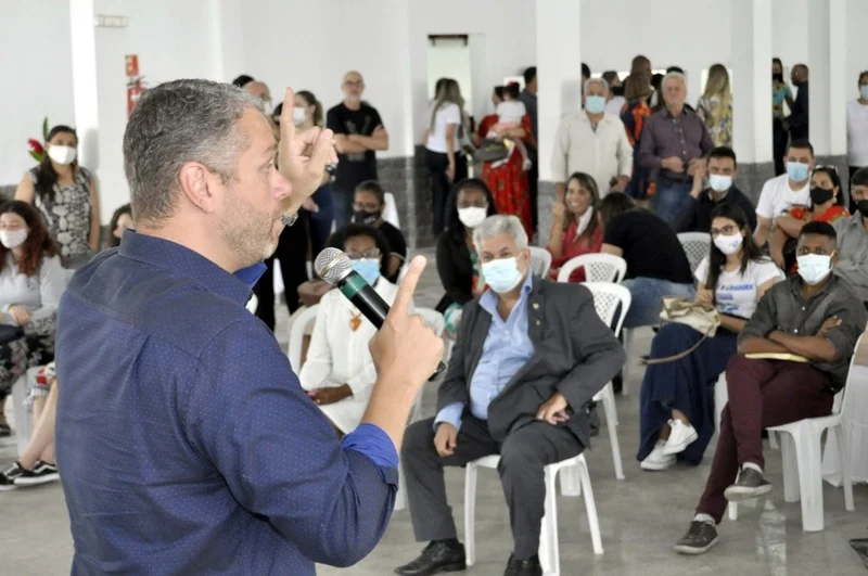 Rodrigo Drable e Fátima Lima participam do evento ‘Café com Pastores’