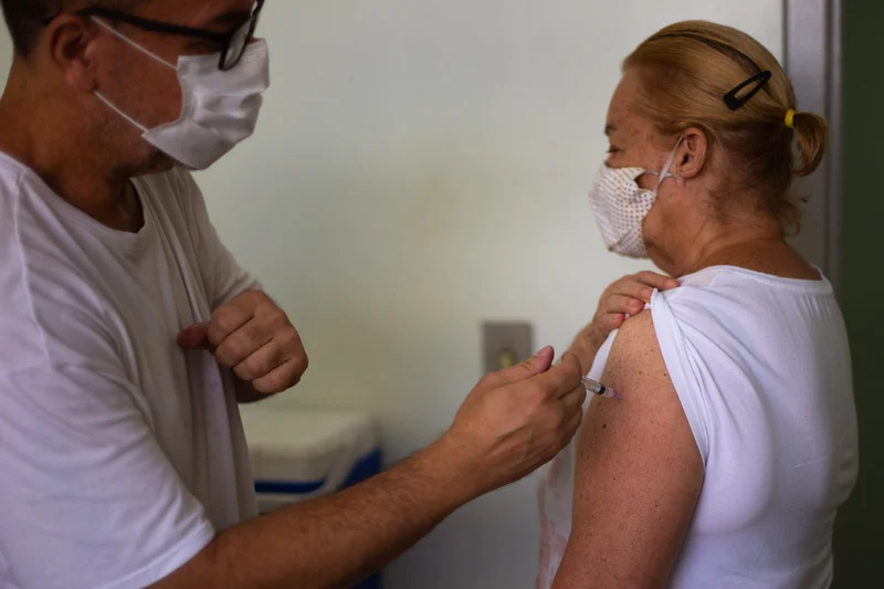 Volta Redonda atinge cerca de 50% da cobertura vacinal da terceira dose