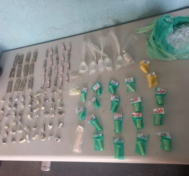 PM apreende materiais entorpecentes no bairro Jardim Belmonte em Volta Redonda