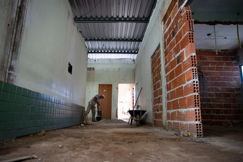 Reforma da UBSF do bairro Santa Cruz avança em Volta Redonda