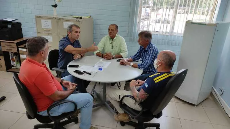 Semop, SMMA e Defesa Civil fazem reunião para discutir poda de árvores em Volta Redonda