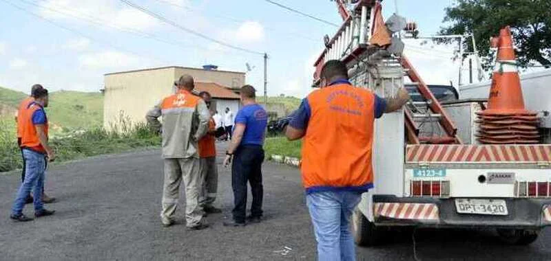 Defesa Civil interdita dois imóveis e rua no bairro Santa Maria II