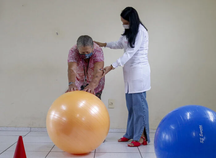 ITATIAIA - “Pilates para todos”: aula inaugural foi realizada no bairro Campo Alegre, nesta quarta-feira