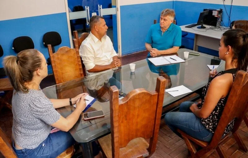 ITATIAIA - Feira Livre é tema de reunião entre a Secretaria de Desenvolvimento Econômico e a ACIATI